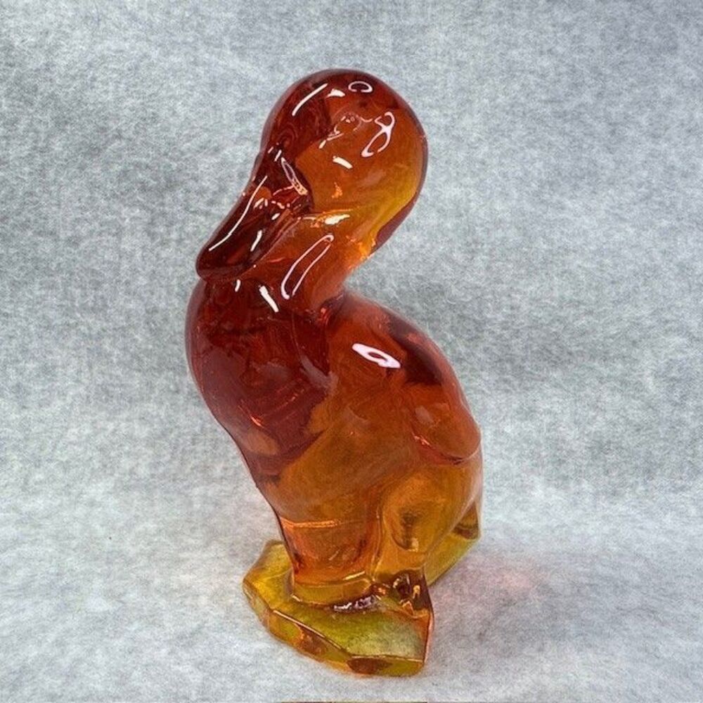 Vintage 1960s Viking Art Glass Amber Duck Epic Line Tucked Bill 4-1/2" Figurine - Picture 3 of 9